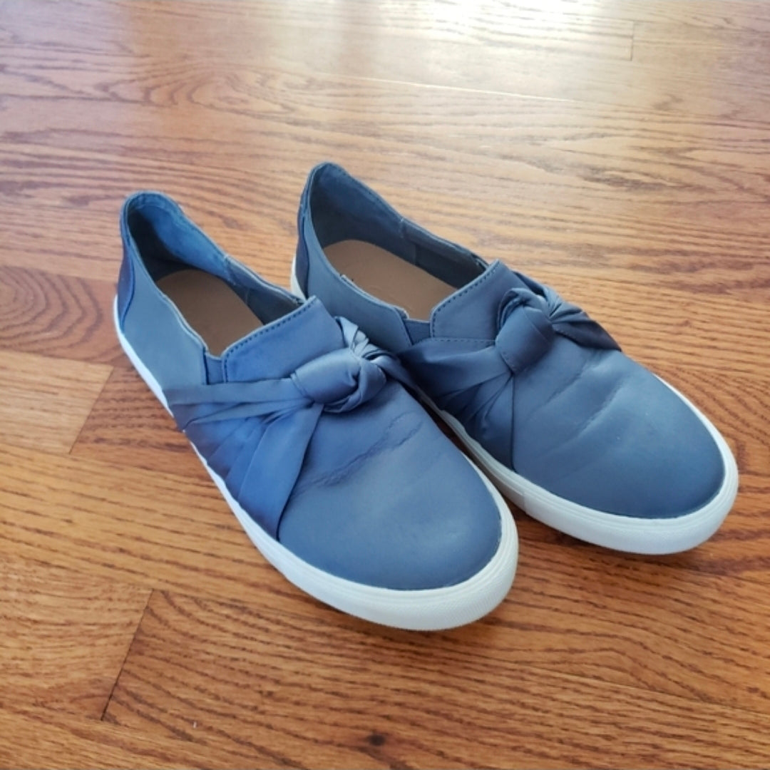 REDUCED!! #104 Loft Sz 7 Satin Knot Powder Grey Slip On Sneakers