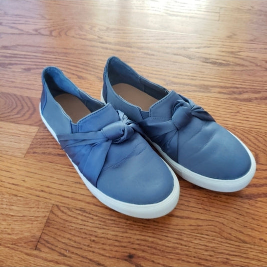 REDUCED!! #104 Loft Sz 7 Satin Knot Powder Grey Slip On Sneakers