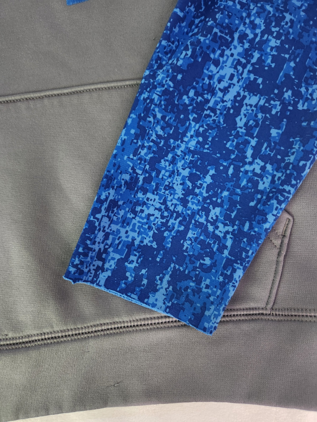#167 Under Armour YS Blue & Gray Kids' Hooded Pullover