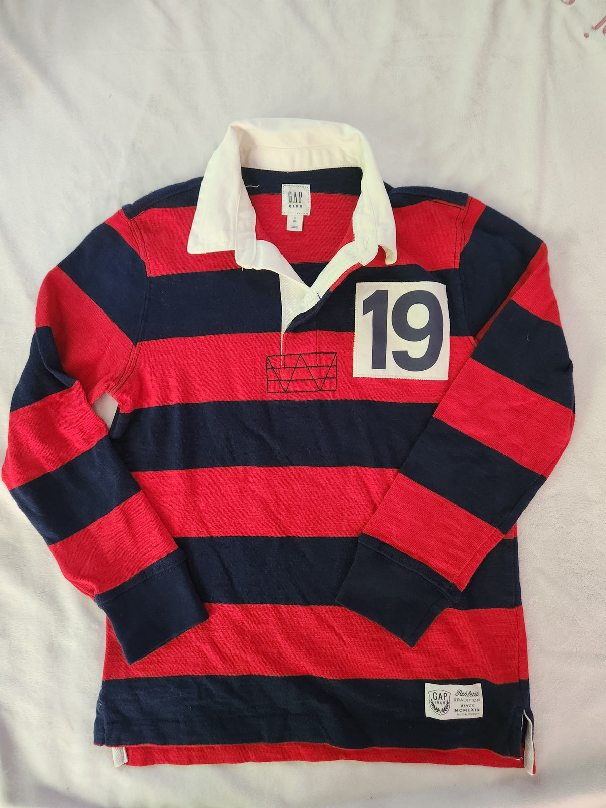 #167 GAP Kids Size 8 Red & Navy Striped Rugby Top with White Collar and '19' Patch