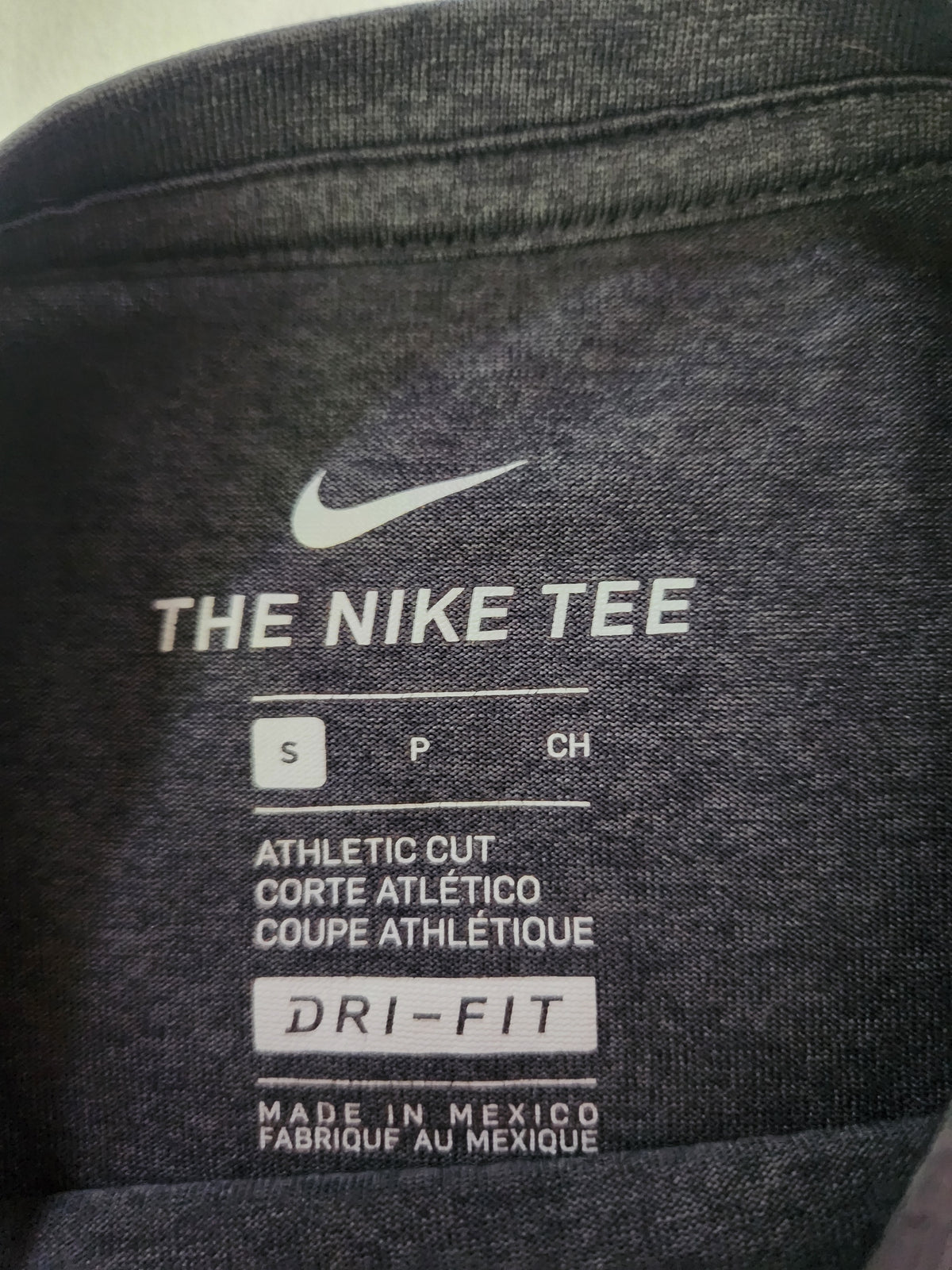 #167 Nike Kids Small UK Kentucky Wildcats Dri Fit Gray Tee