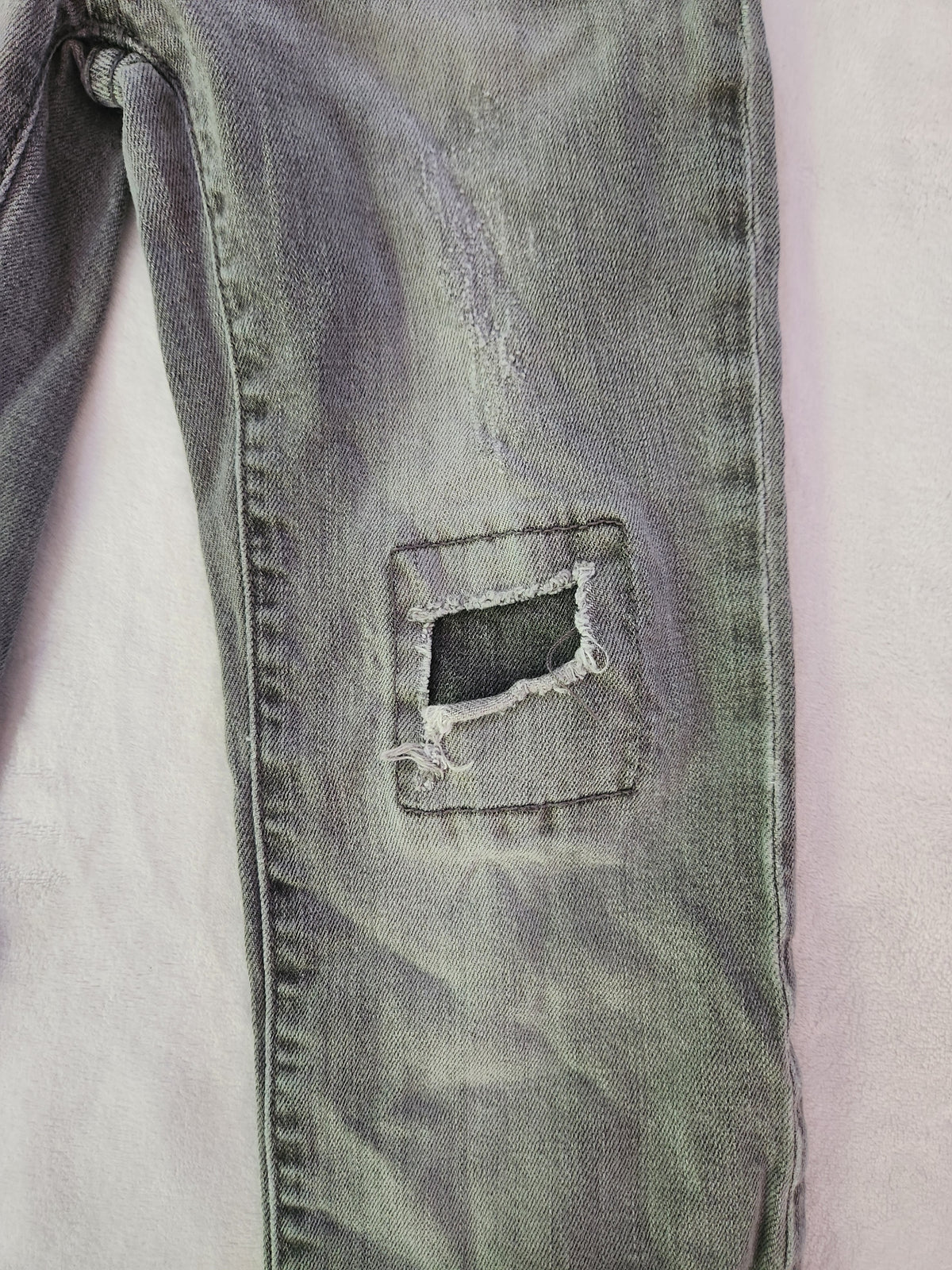 #Gap Kids' Size 6 Gray Distressed Straight-Leg Jeans
