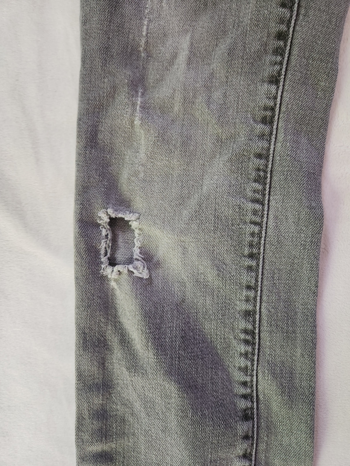 #Gap Kids' Size 6 Gray Distressed Straight-Leg Jeans