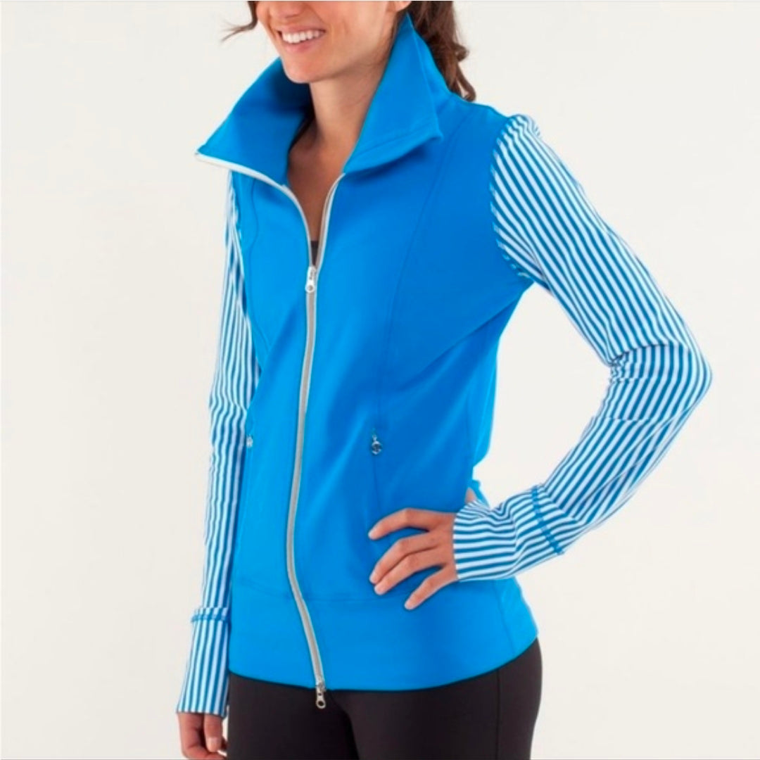 #167 Lululemon Daily Yoga Jacket Sz 10 Beaming Blue / Classic Stripe Polar Cream