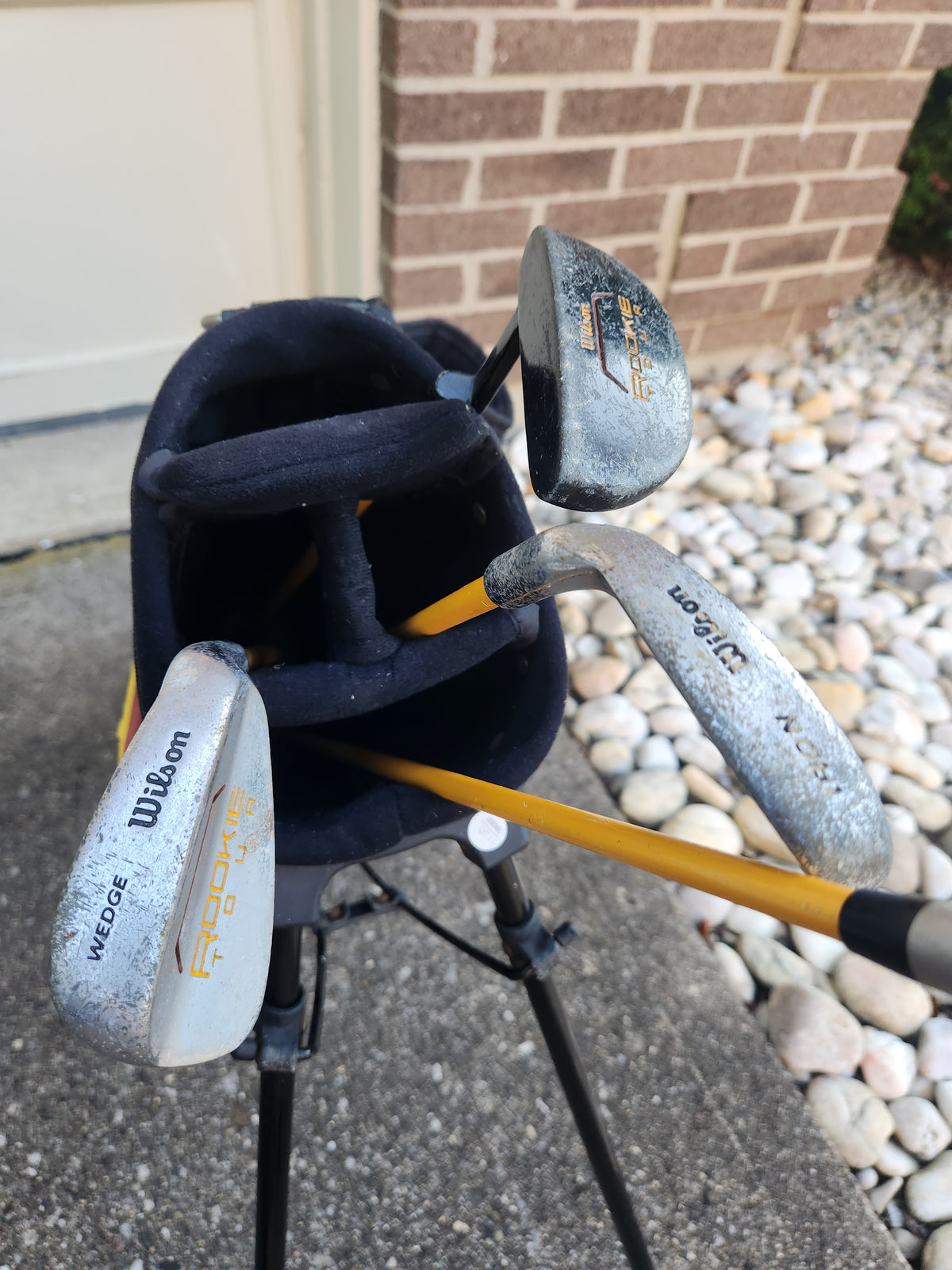 #167 Wilson Rookie Tour Junior Clubs & Stand Bag