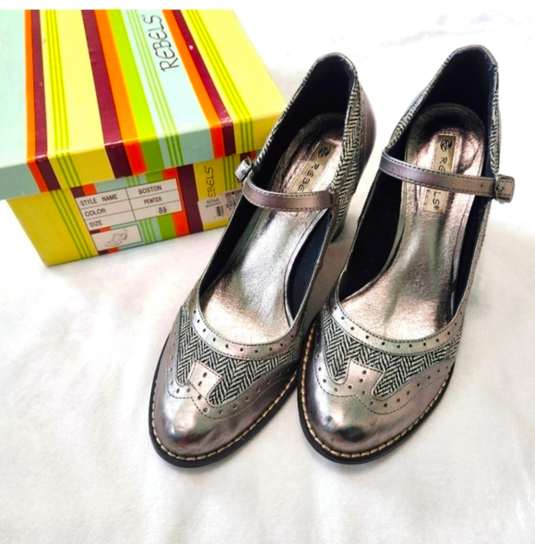 #167 The Buckle Rebels 8.5 Boston Mary Jane Pewter Heels