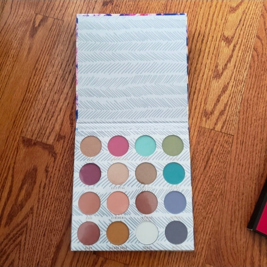 #167 NWT KALEIDOSCOPE Color Story Eyeshadow Palette