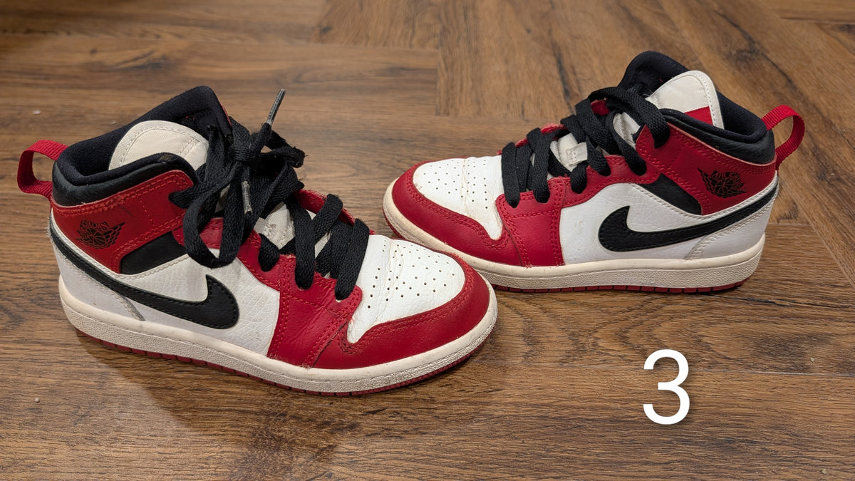 #3 Nike Jordan 1 retro high, red & black, size 3
