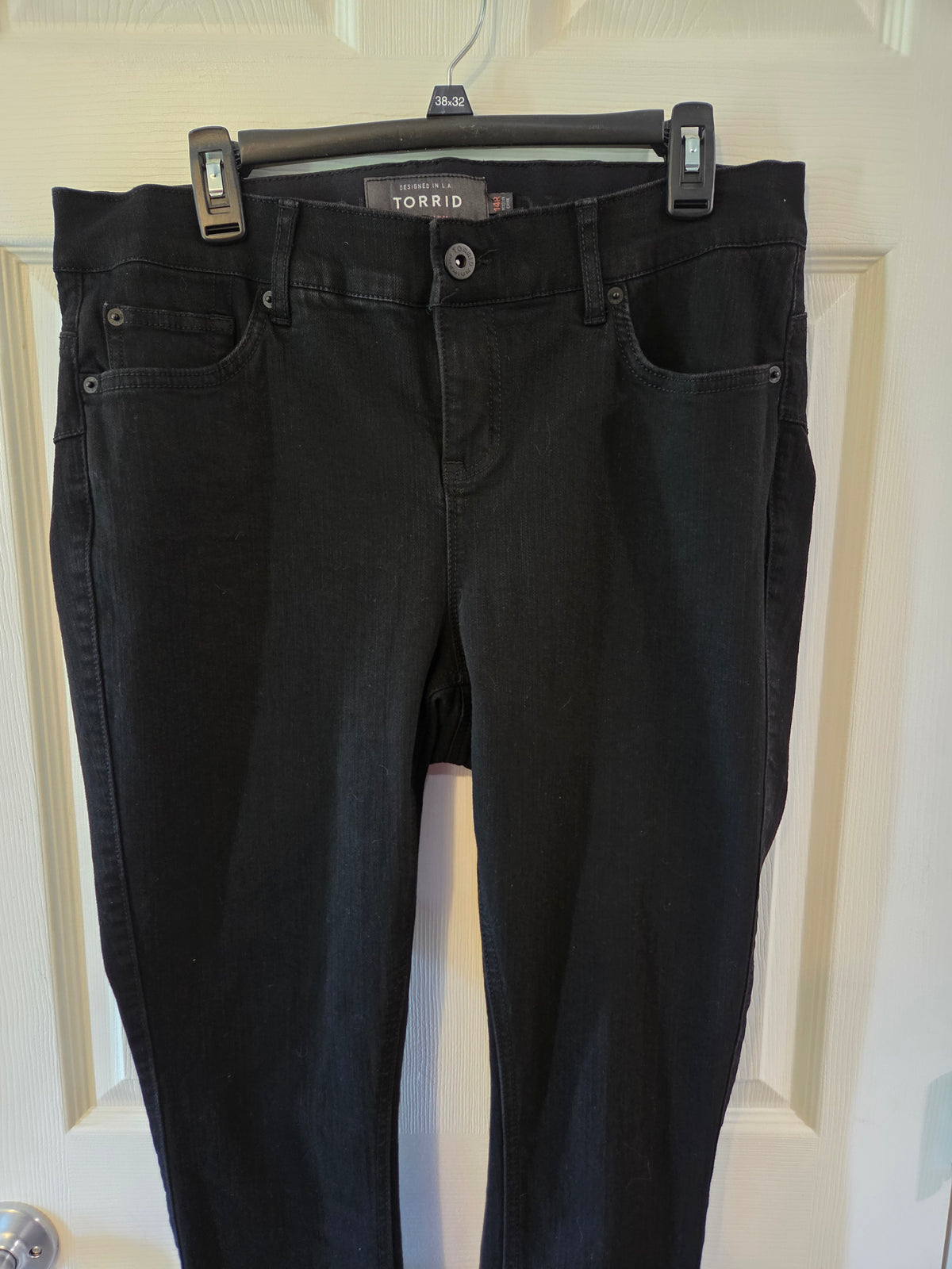 Seller 188 Women's Torrid black Straight Leg Jeans size 14