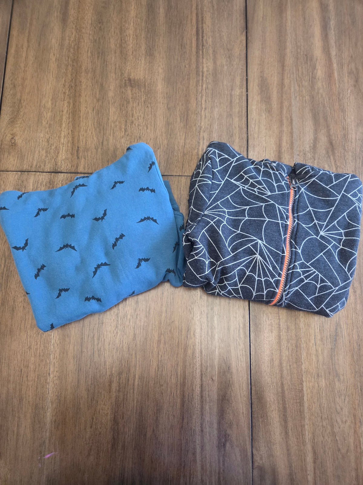 Seller 188 boys halloween tops size 6