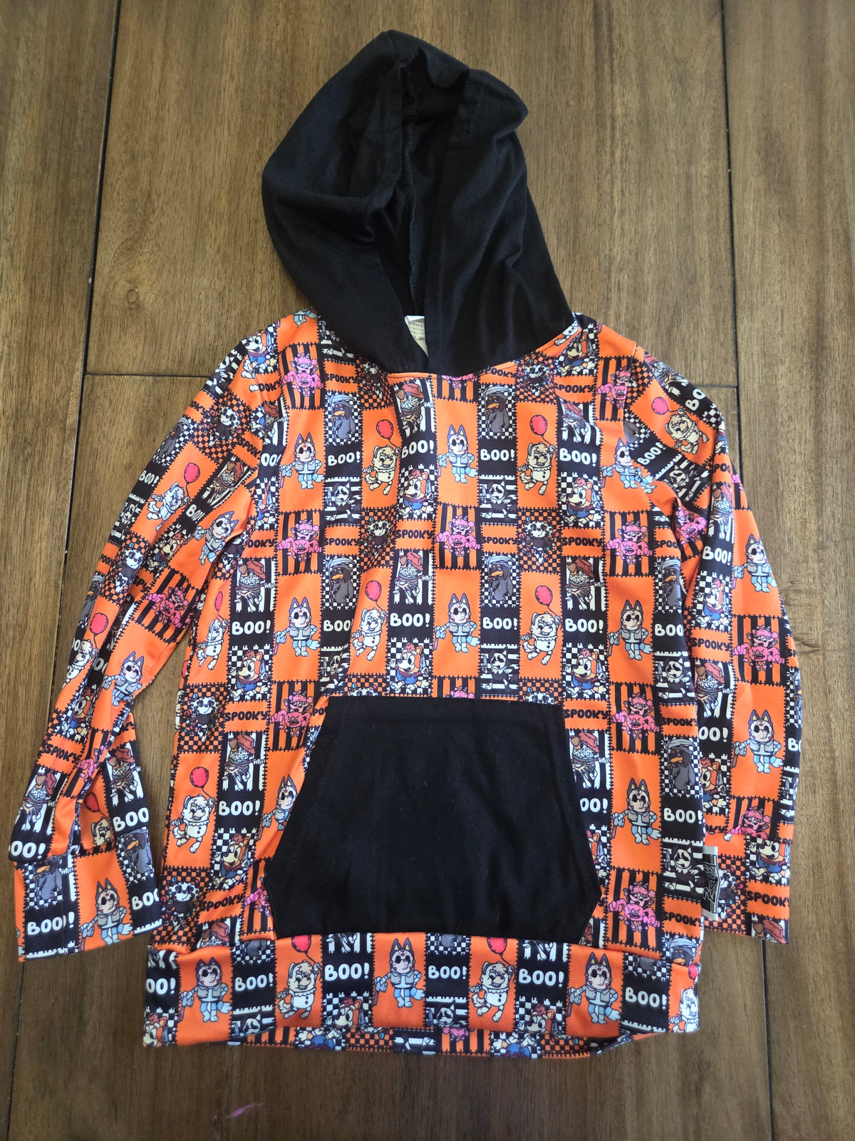 Seller 188 boys Bluey Halloween Sweatshirt size 6