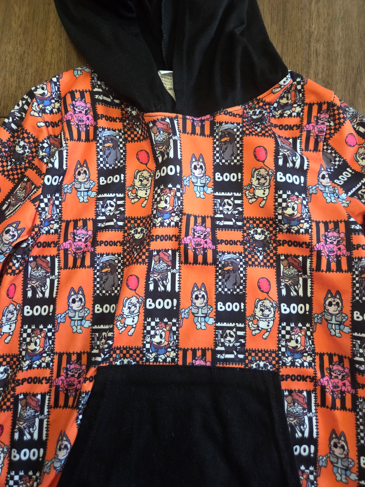 Seller 188 boys Bluey Halloween Sweatshirt size 6