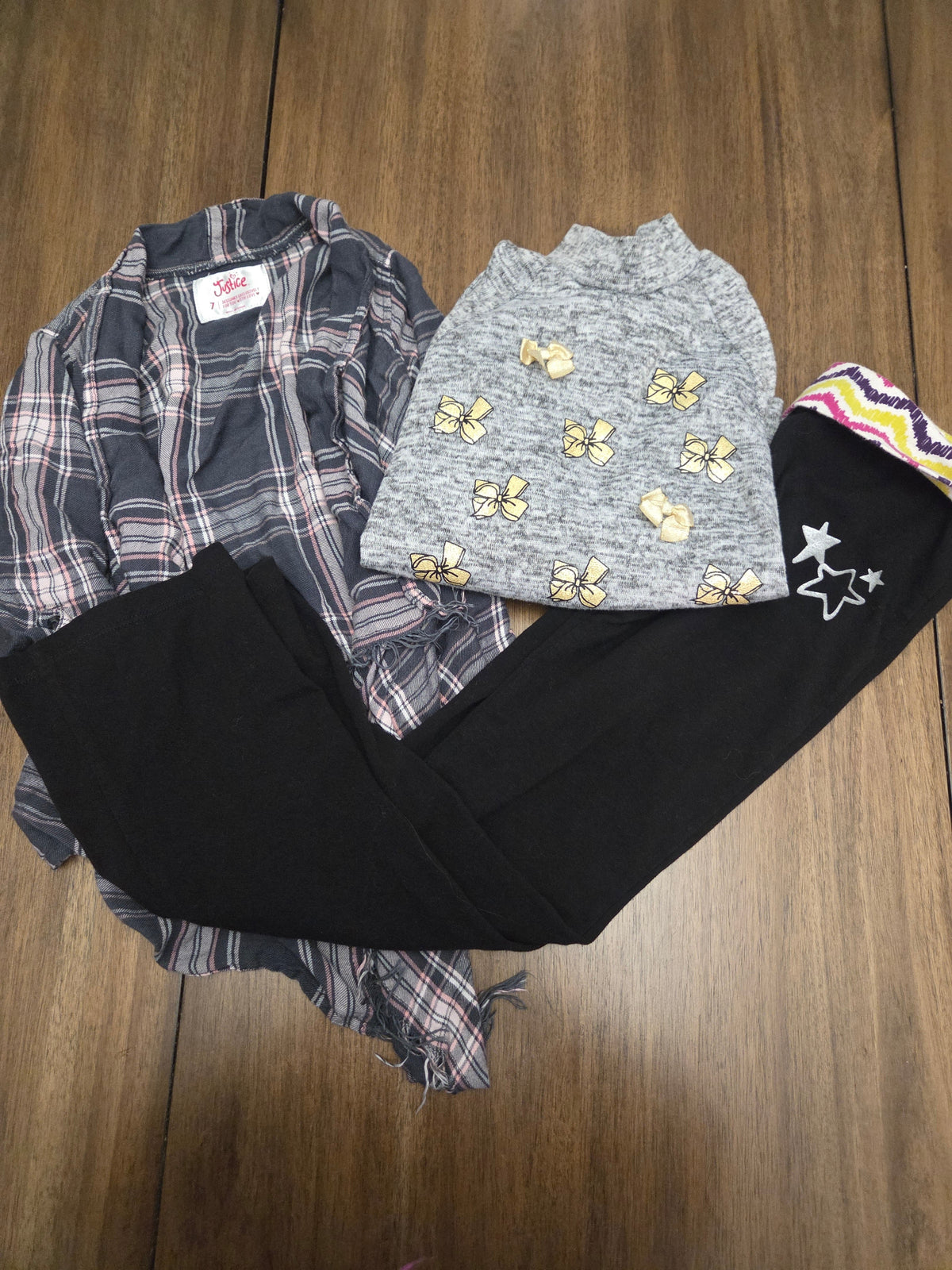 Seller 188 girls size 7 top and pants bundle