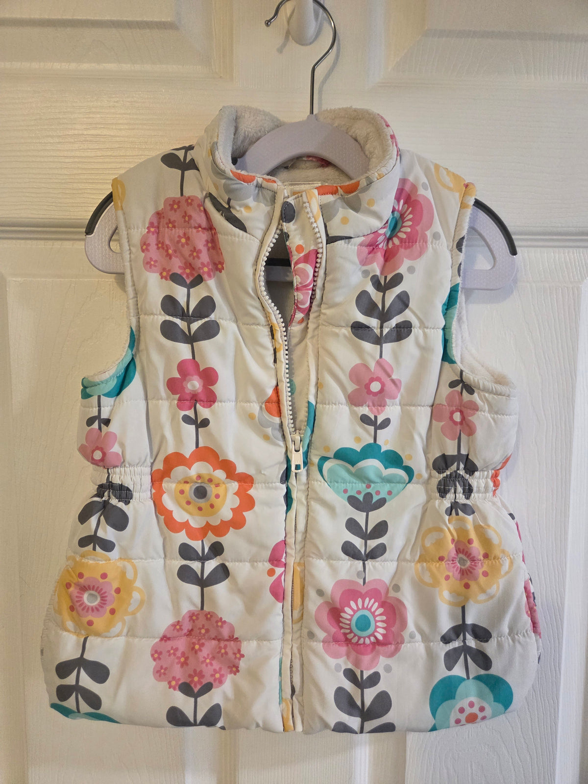 Seller 188 girls puffer vest size 5/6