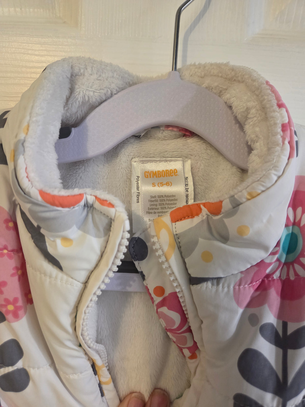 Seller 188 girls puffer vest size 5/6