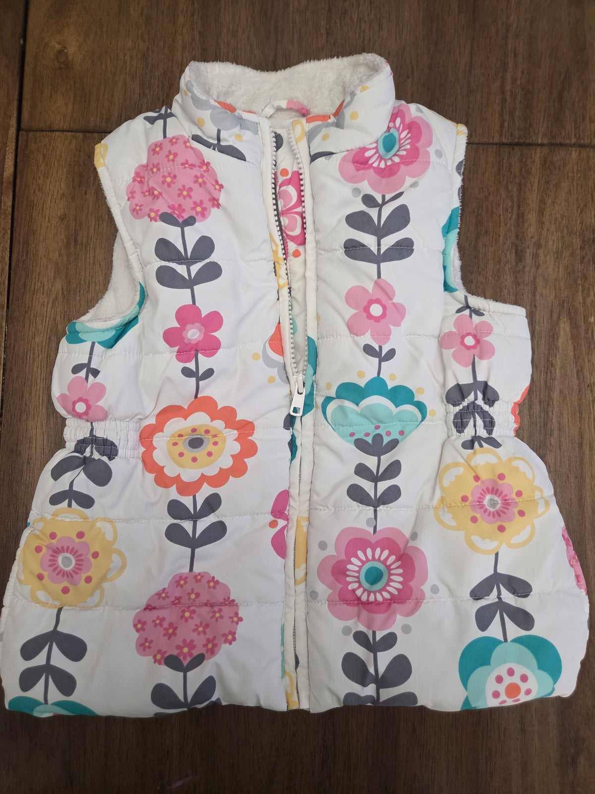 Seller 188 girls puffer vest size 5/6