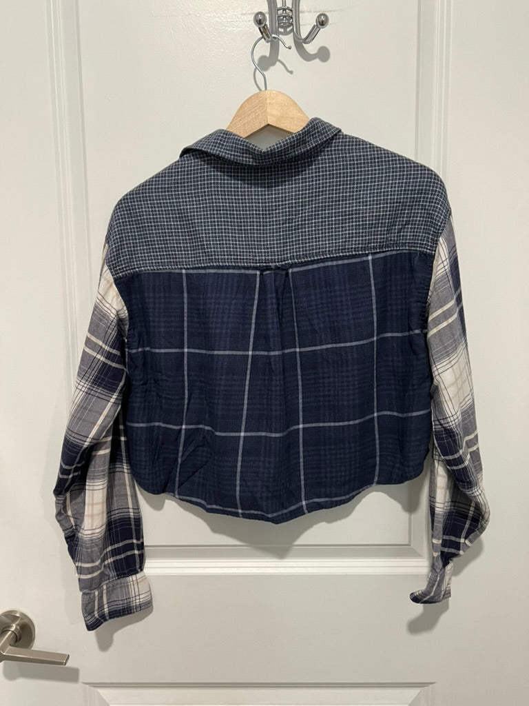 Seller #76 -  American Eagle Blue Plaid/White Cropped Flannel Size Small Country Western