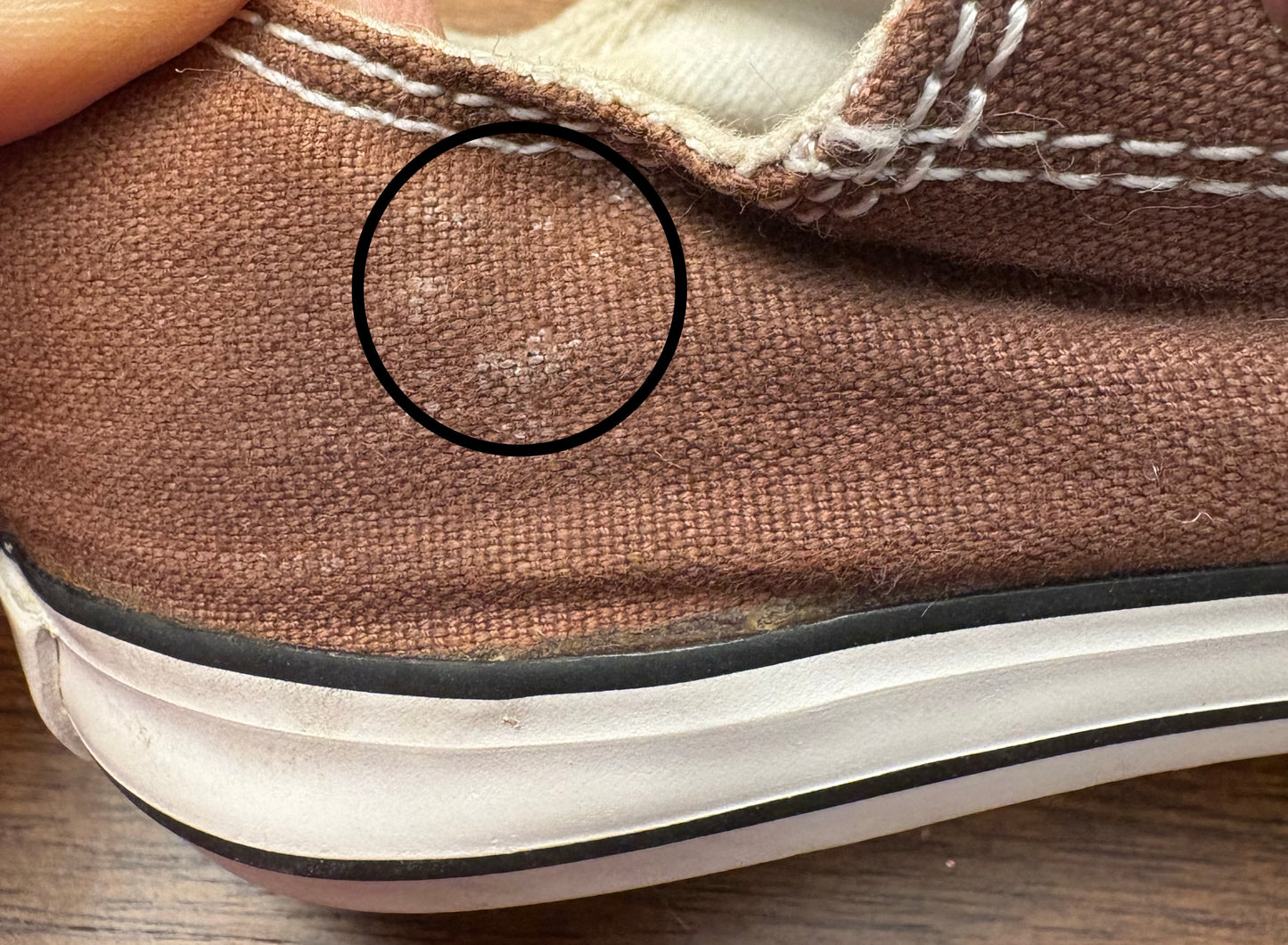 Seller #210 Converse Boys Size 6 Brown Low Top Sneakers