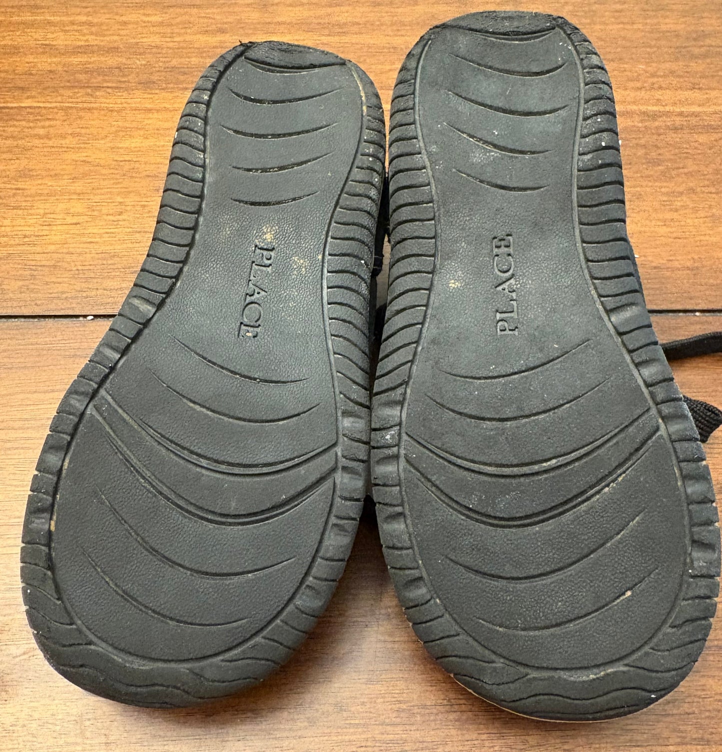 Seller #210 Children's Place Boys Size 8 Black Tie Sneakers