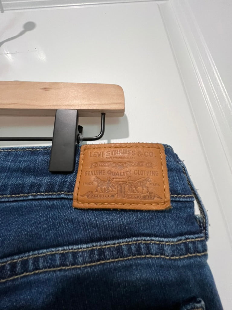 Seller #76 - Levi 711 Skinny Women's Mid-Rise Jeans - Size 30x28