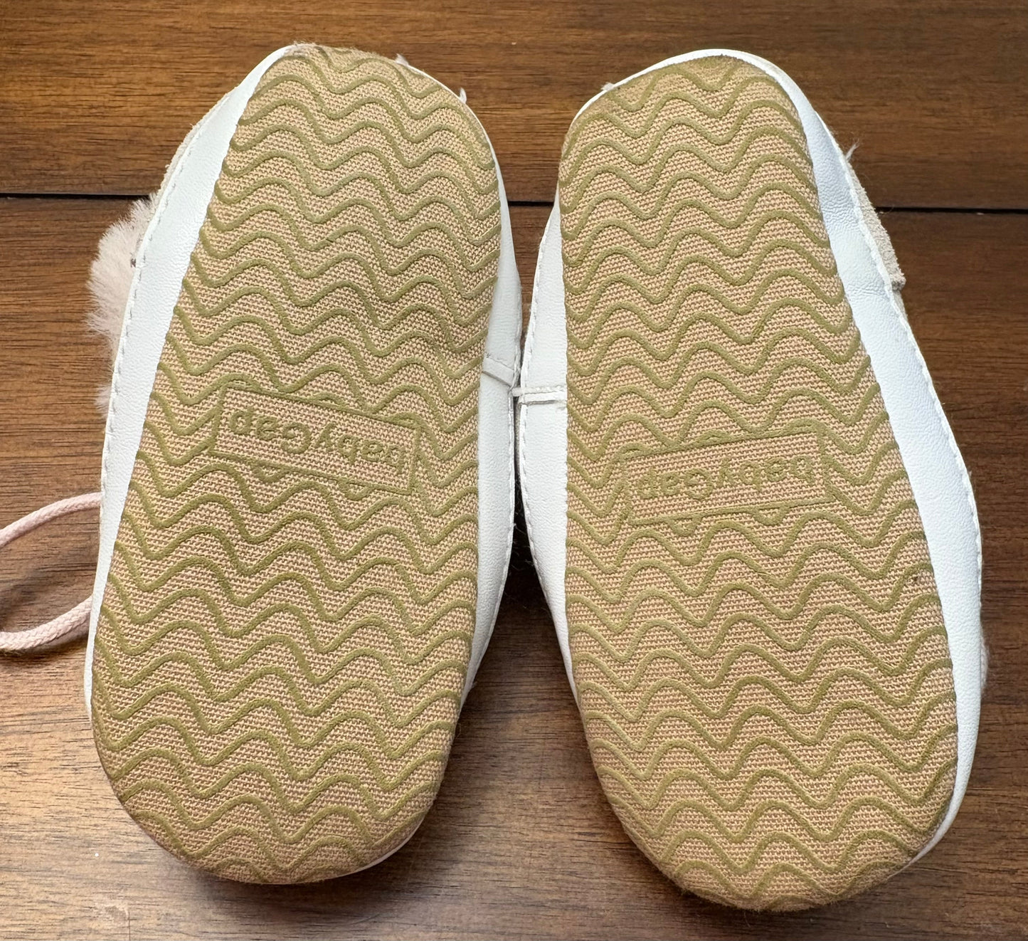 Seller #210 Baby Gap Girls Size 12-18M Light Pink Furry Lace Up Booties