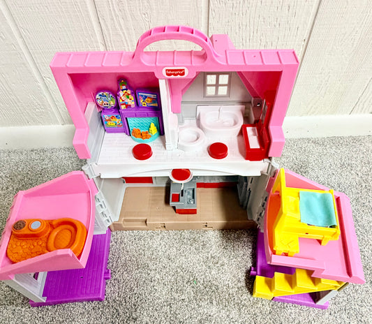 #153 Fisher Price Little People House