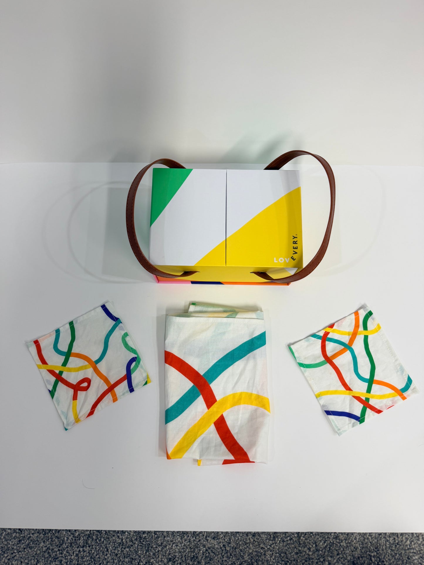 #153 Lovevery Picnic Basket and cloths- no plates