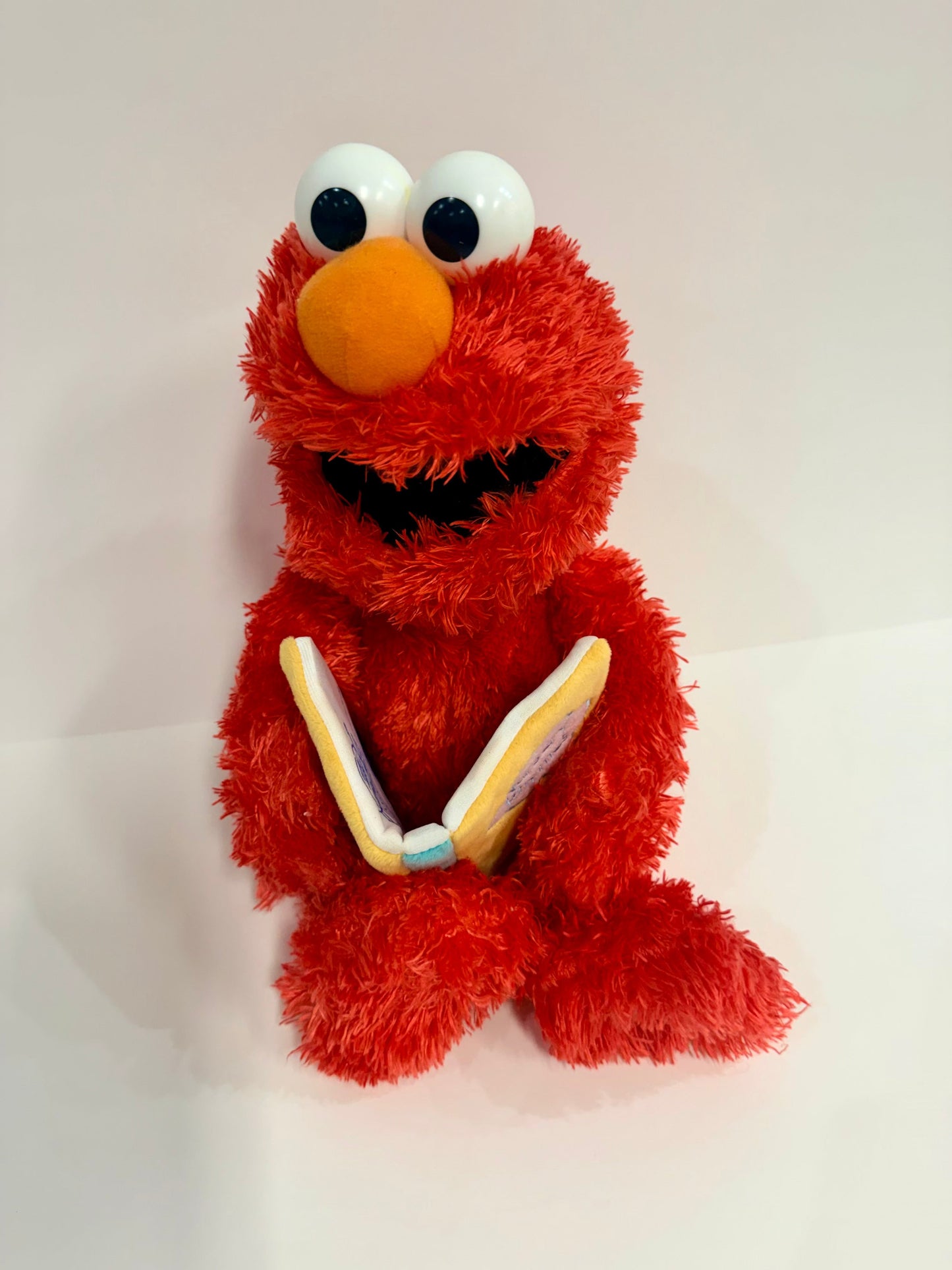 #153 Nursery Rhyme Elmo 15 inch - 5 songs