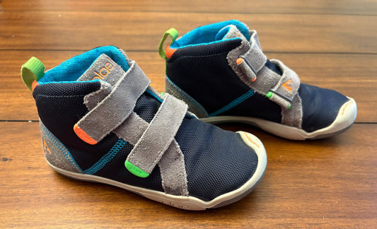 Seller #210 Plae Boys Size 12 Navy & Gray Tennis Shoes