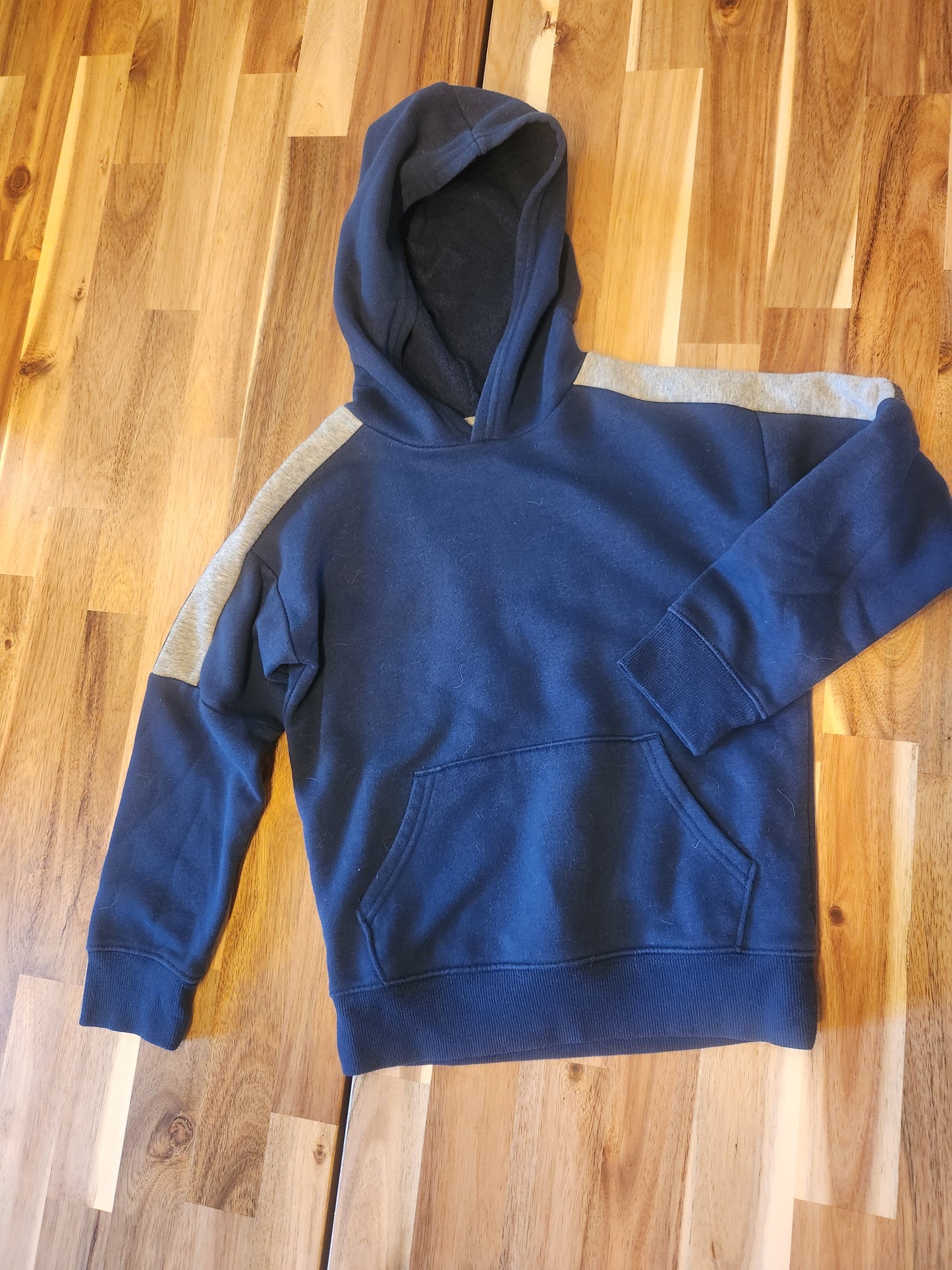 Boys hoodie size 6