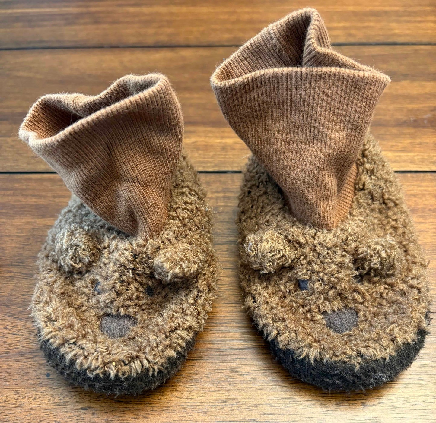 Seller #210 Baby Gap Boys Size 9 (L) Brown Bear Slippers