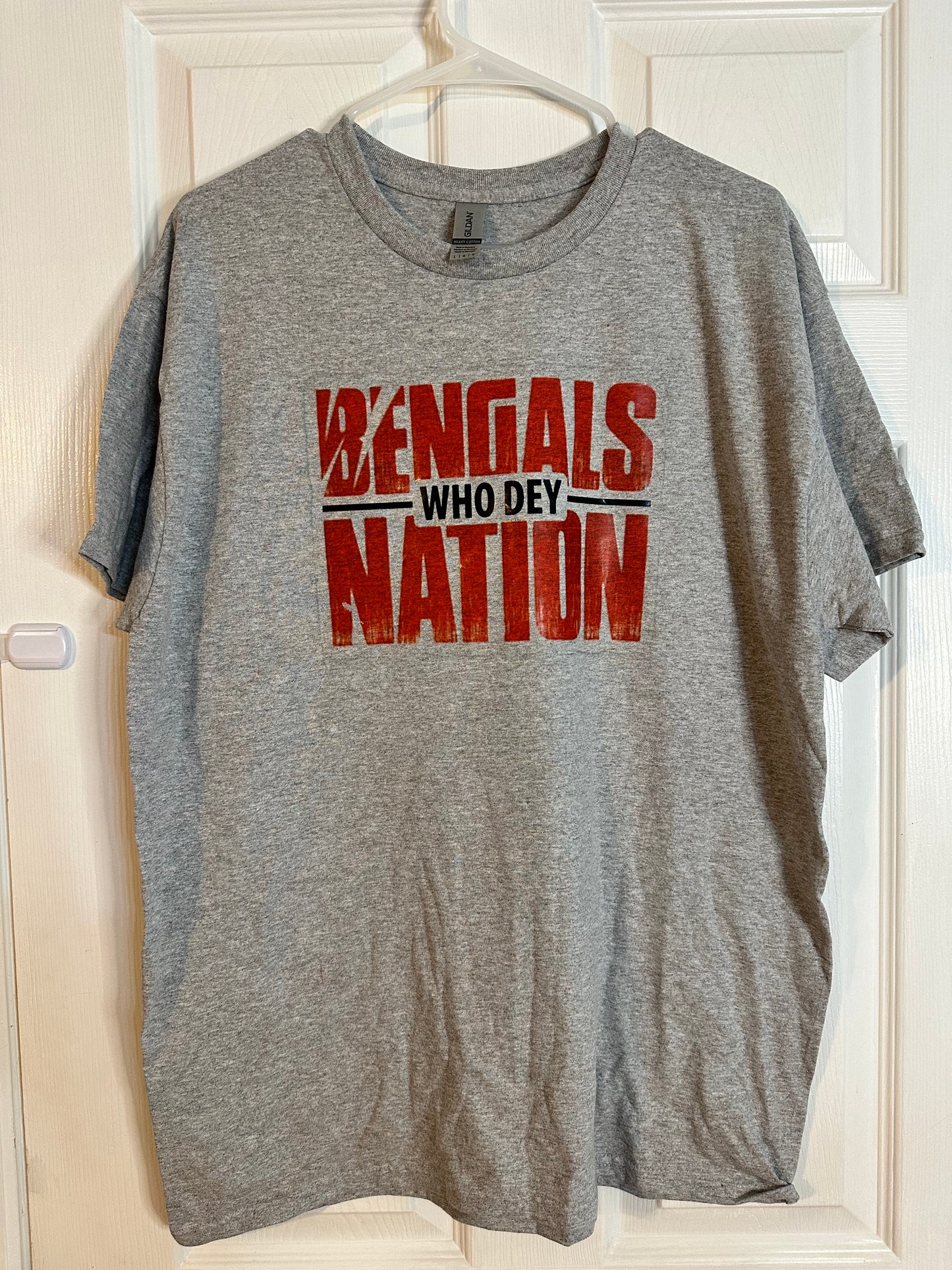*REDUCED* Large Bengal’s T-Shirt