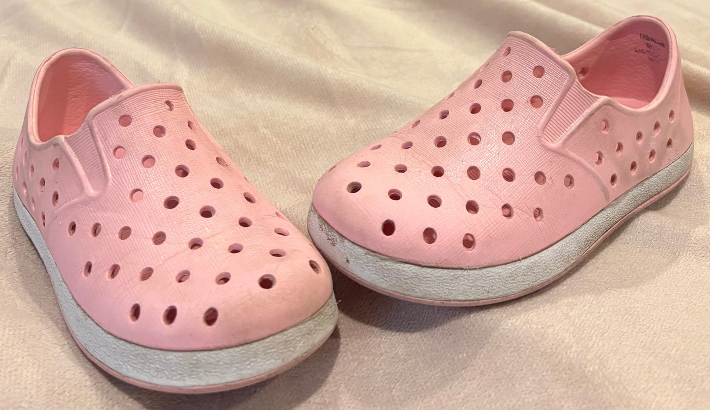 REDUCED #145 Girls Cat & Jack Size 8 Pink Water Shoes