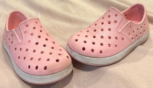 REDUCED #145 Girls Cat & Jack Size 8 Pink Water Shoes
