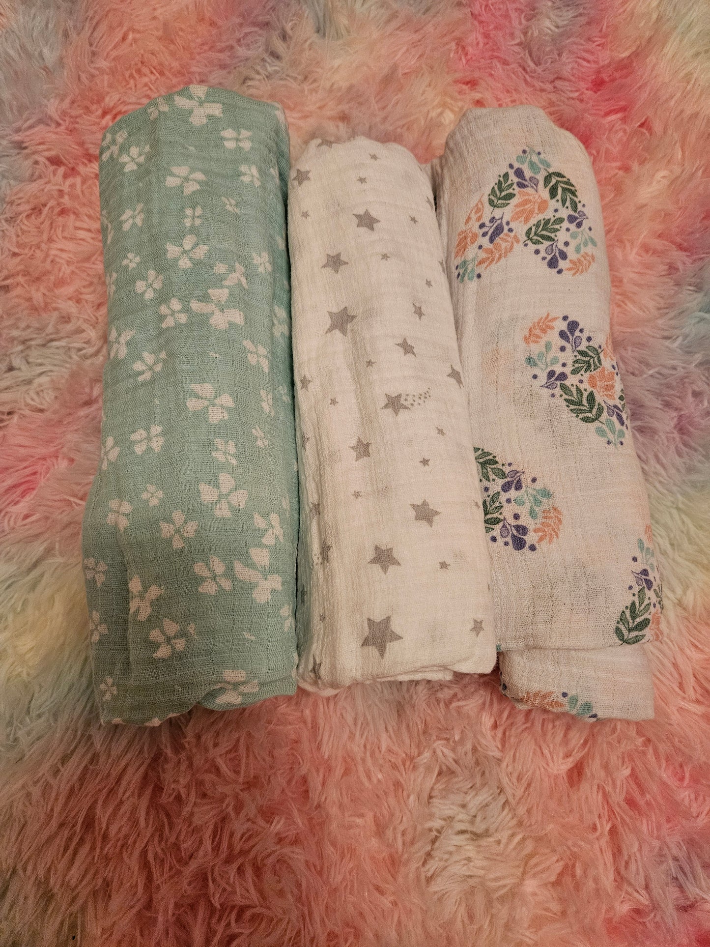 Muslin swaddle blanket bundle x3. blue and pink floral theme
