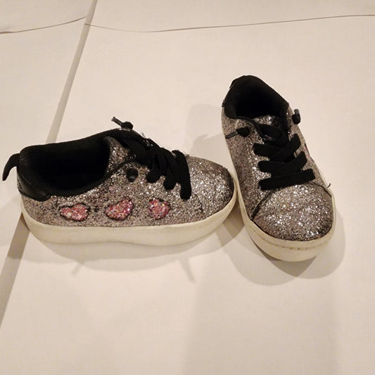 Girls Carter's glitter gym shoes size 6