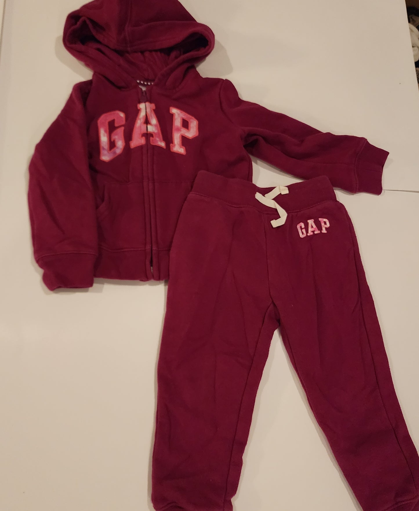 Girls 3 Gap zip hoodie sweatsuit