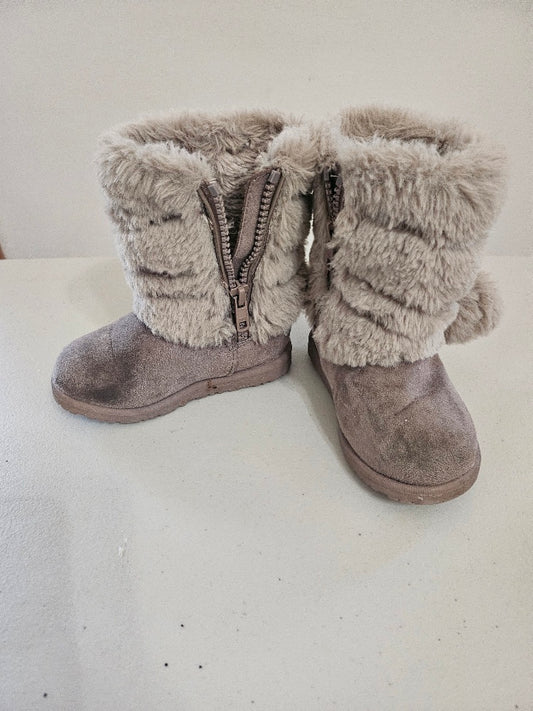 Makalu Winter Boots Size 7