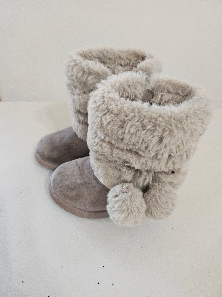 Makalu Winter Boots Size 7