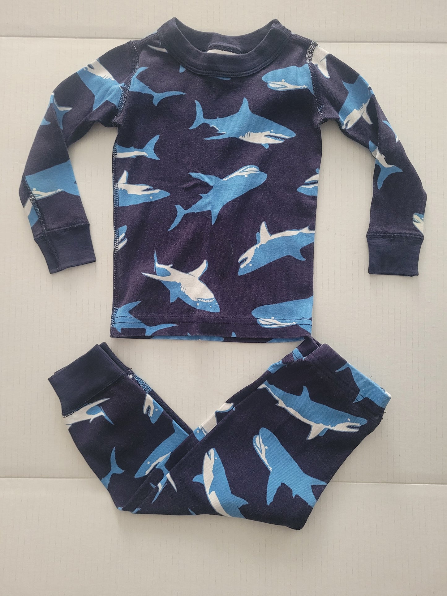 #109 Hanna Andersson Boys Shark Pajamas Size 85/2T