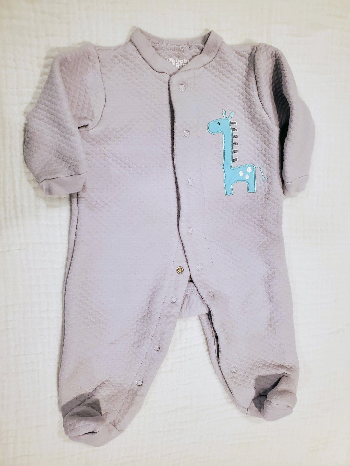 #131 Giraffe quilted snap footed sleeper boys size 3-6M