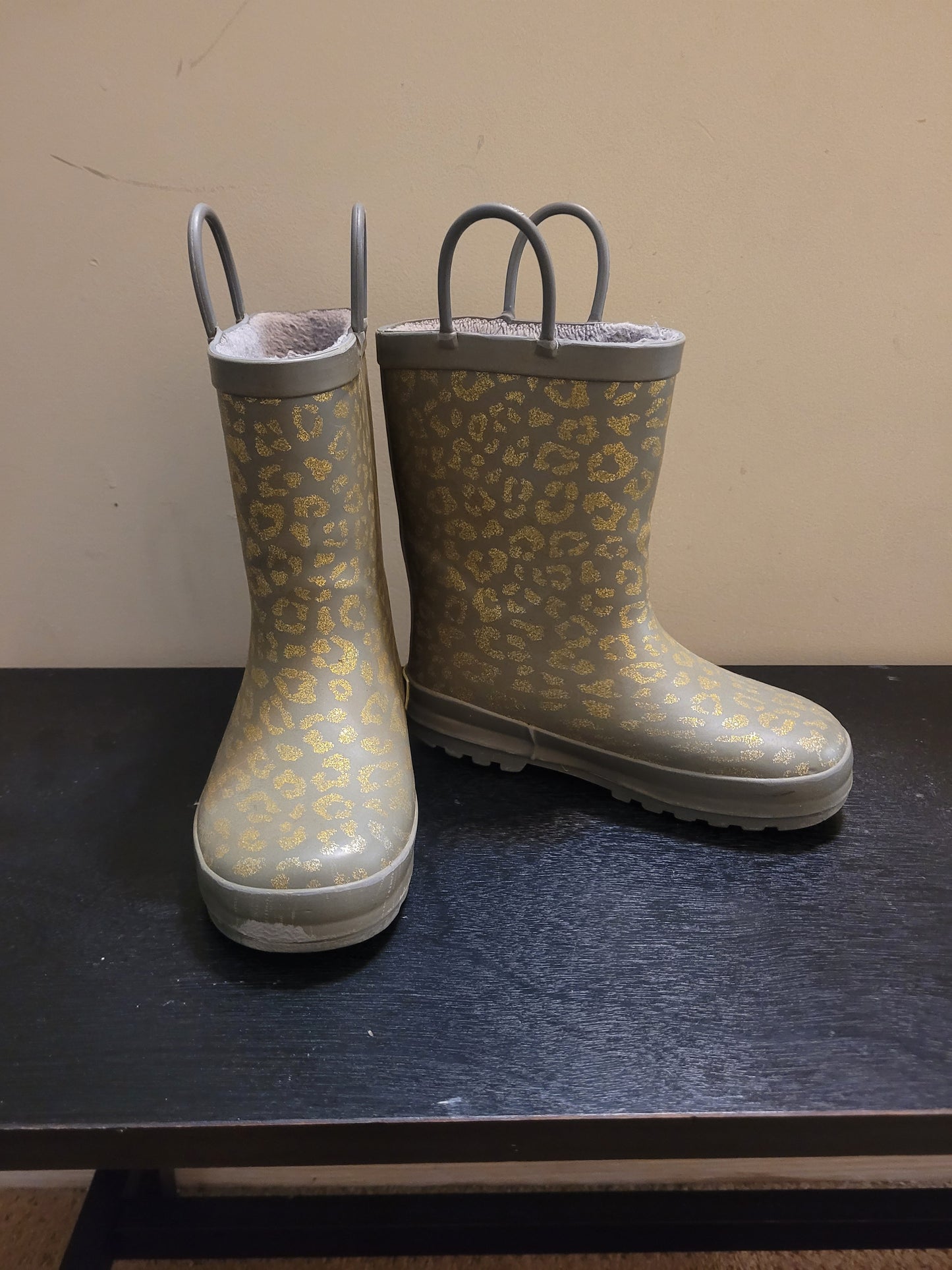 #109 *REDUCED* Western Chief Girl's Sparkle Cheetah Print Rainboots Size 11/12