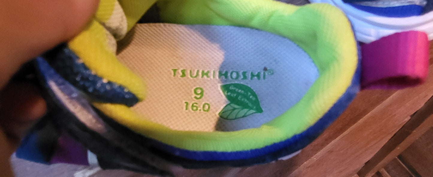 REDUCED: #9---  Girls size 9. Tsukihoshi Japanese made.