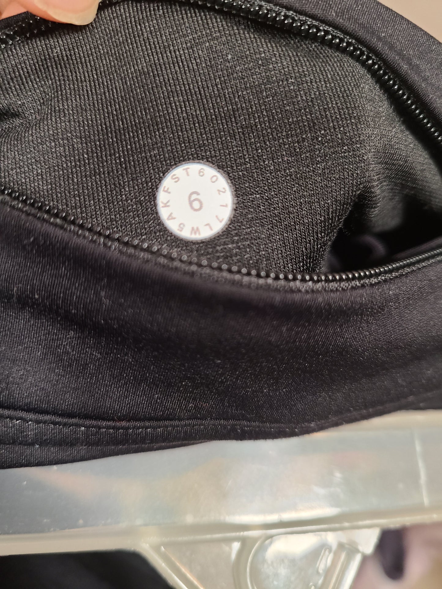 #66 Lululemon womens 7/8 tights size 6
