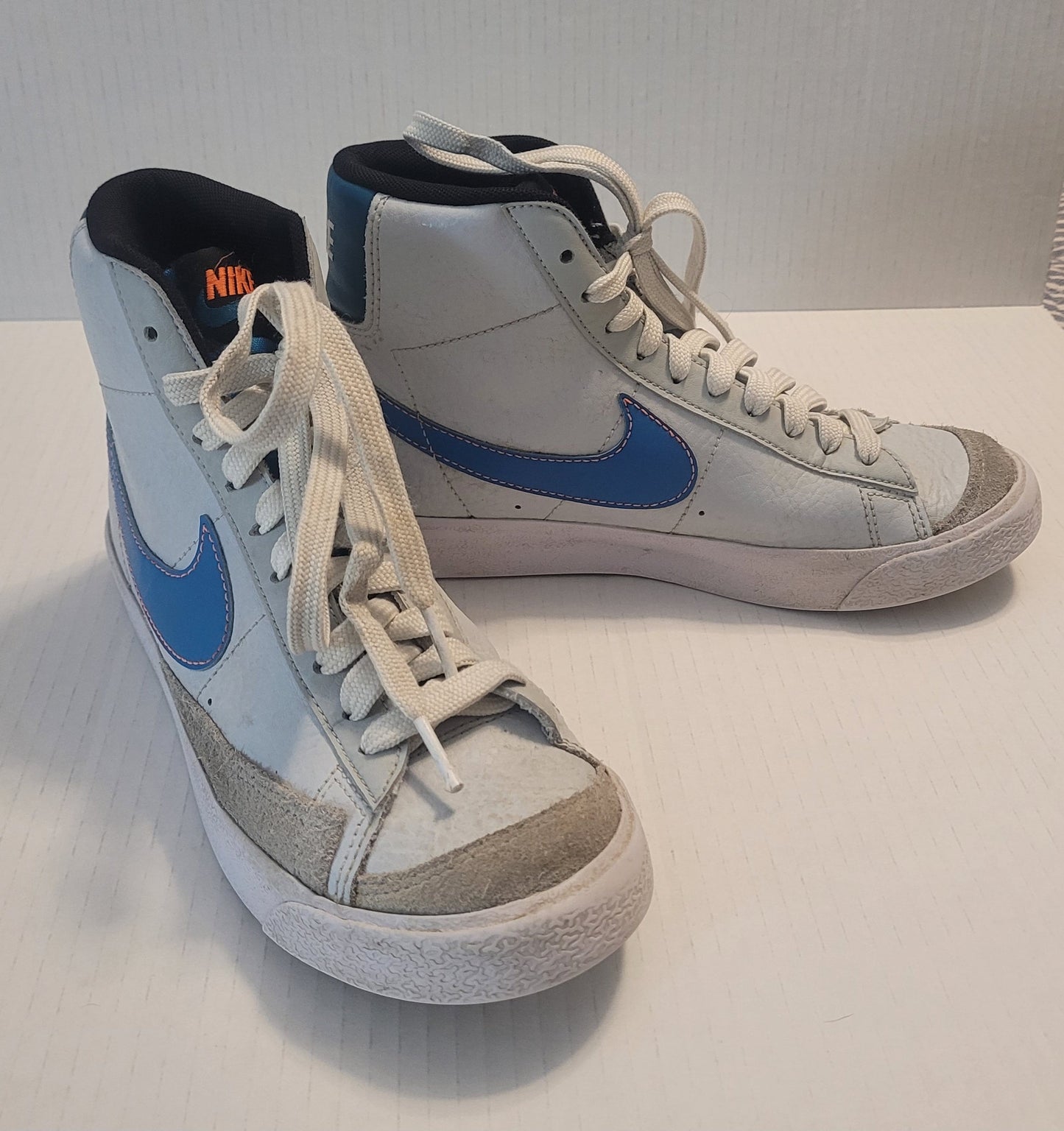 #109 Boys Nike Blazer High Tops Size 5.5Y