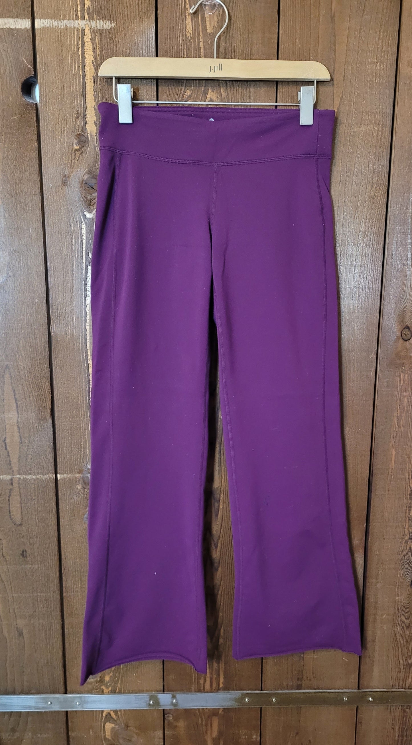 #109 *REDUCED* Women's Athleta Flared Leggings Size S
