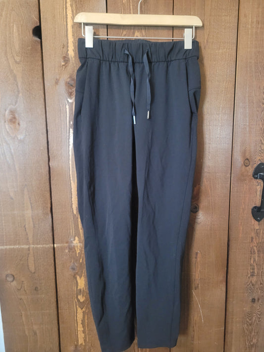 #109 *REDUCED* Women's Lululemon Joggers Size 2