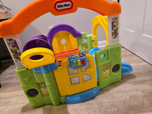 #131 Little Tikes Activity Garden
