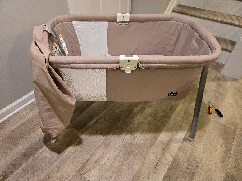 #131 REDUCED Lulla Go Foldable Bassinet