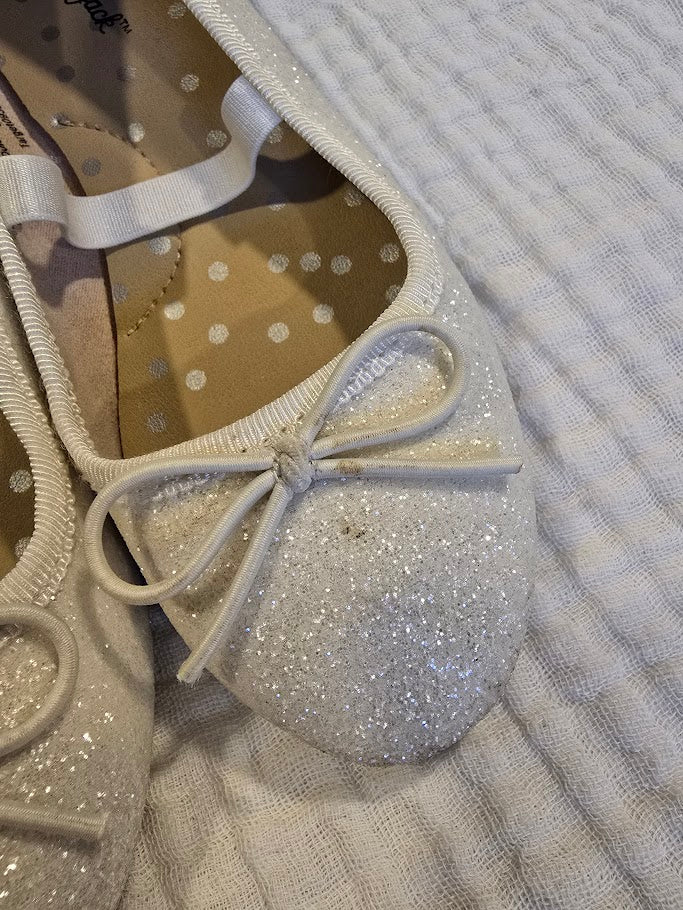 #131 Cat & Jack white glitter flats girls size 10